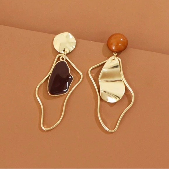 Unbranded Jewelry - 3/$30 💛 Enamel Irregular Asymmetric Earrings